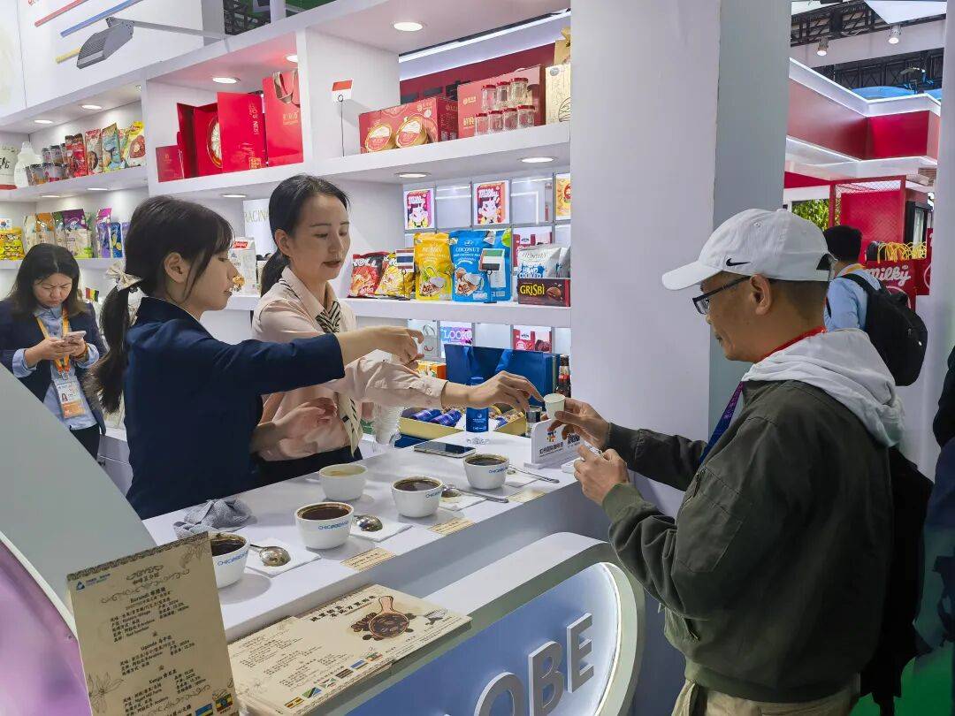 之心”到“东方之珠”：一颗咖啡豆的奇缘mg不朽情缘游戏试玩聚焦进博｜从“非洲